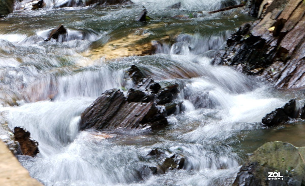 溪流滔滔