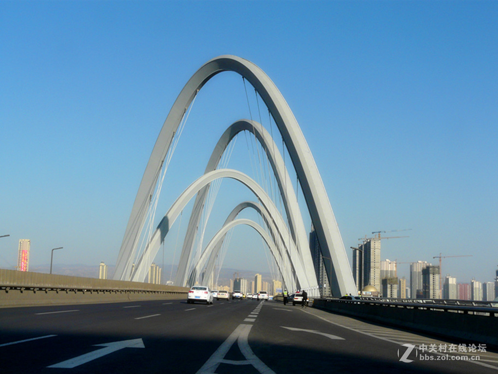 小班太原北中环桥上看风景