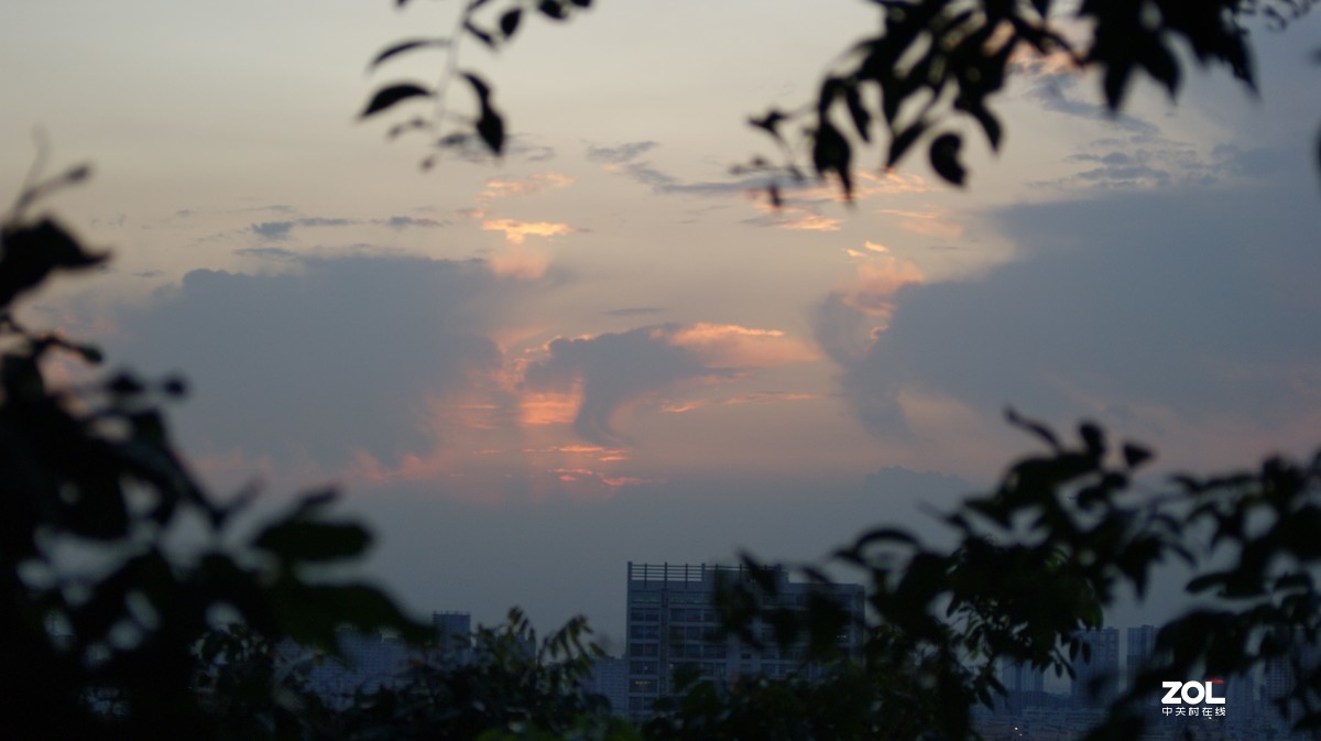 夕阳下的《落日美景》