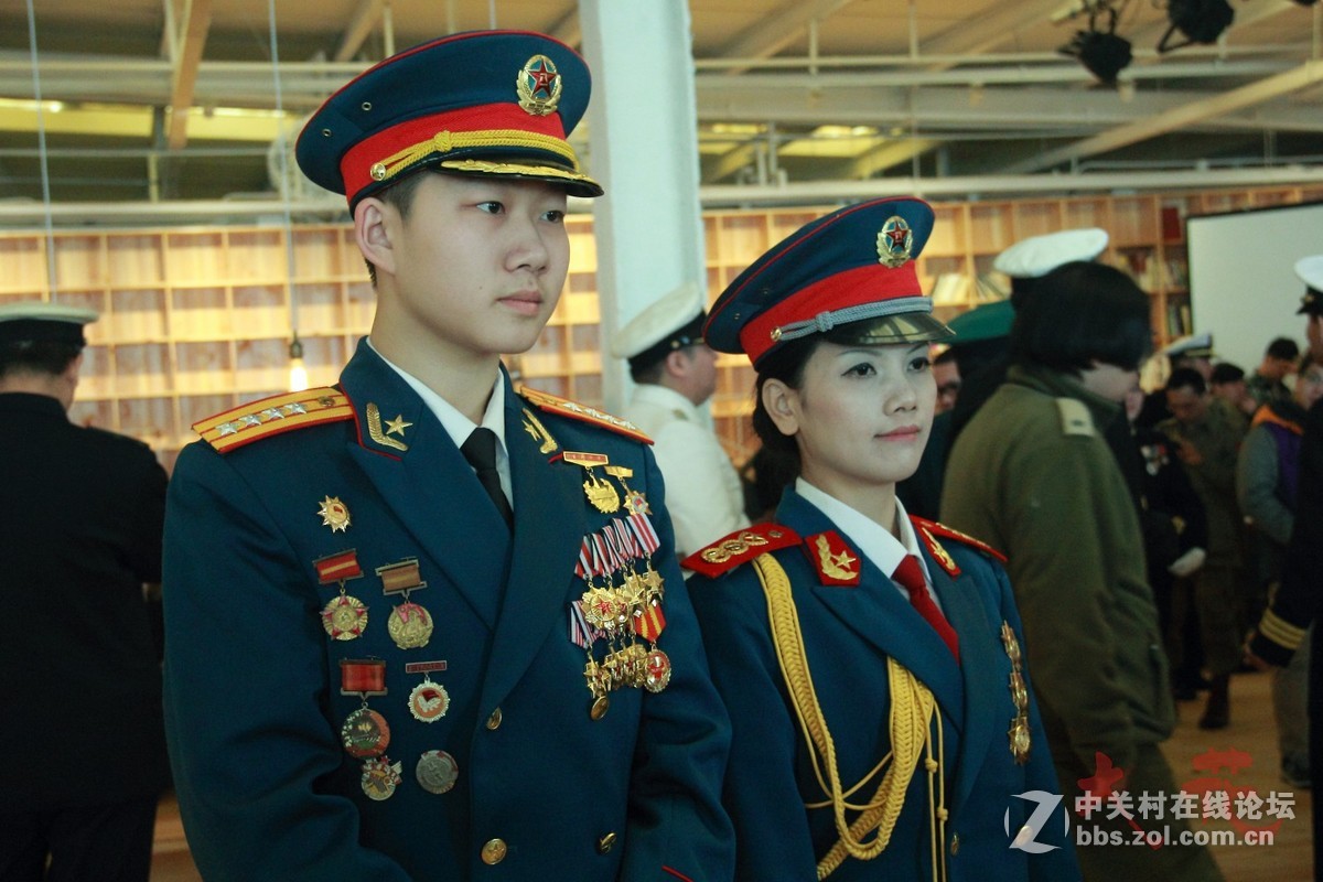 一组军装秀2014年龙骑兵军装秀年会