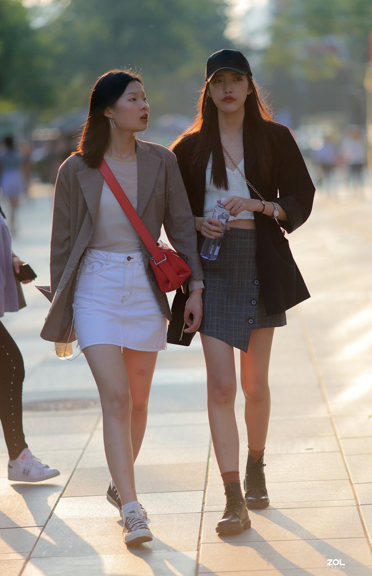 #街拍组# 街拍美腿小姐姐 四 终结篇（发帖集中，估计大家都审美疲劳了）