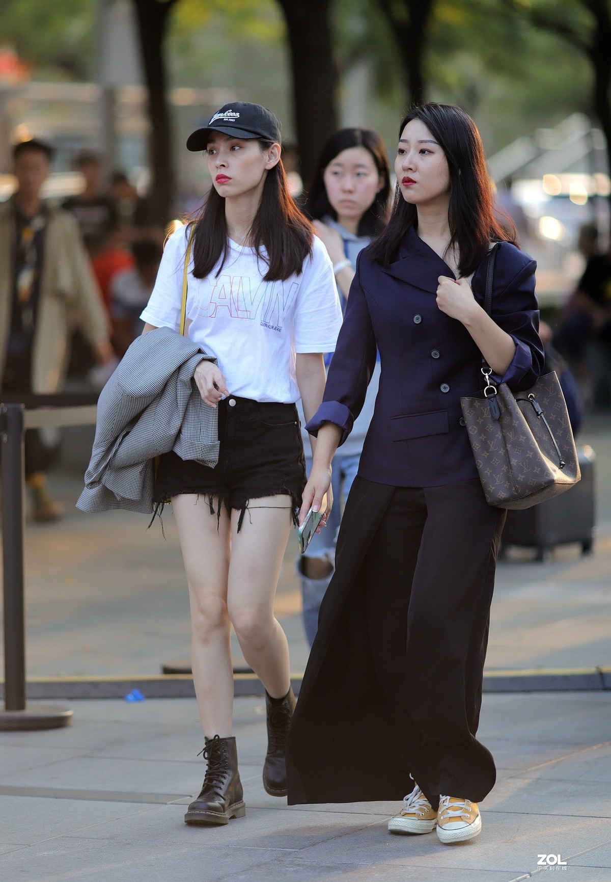 #街拍组# 街拍美腿小姐姐 四 终结篇（发帖集中，估计大家都审美疲劳了）