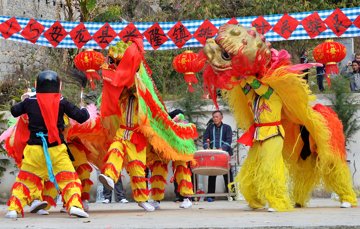 #喜羊羊中国年民俗摄影大赛#《迎新春、民间传统舞狮比赛》。