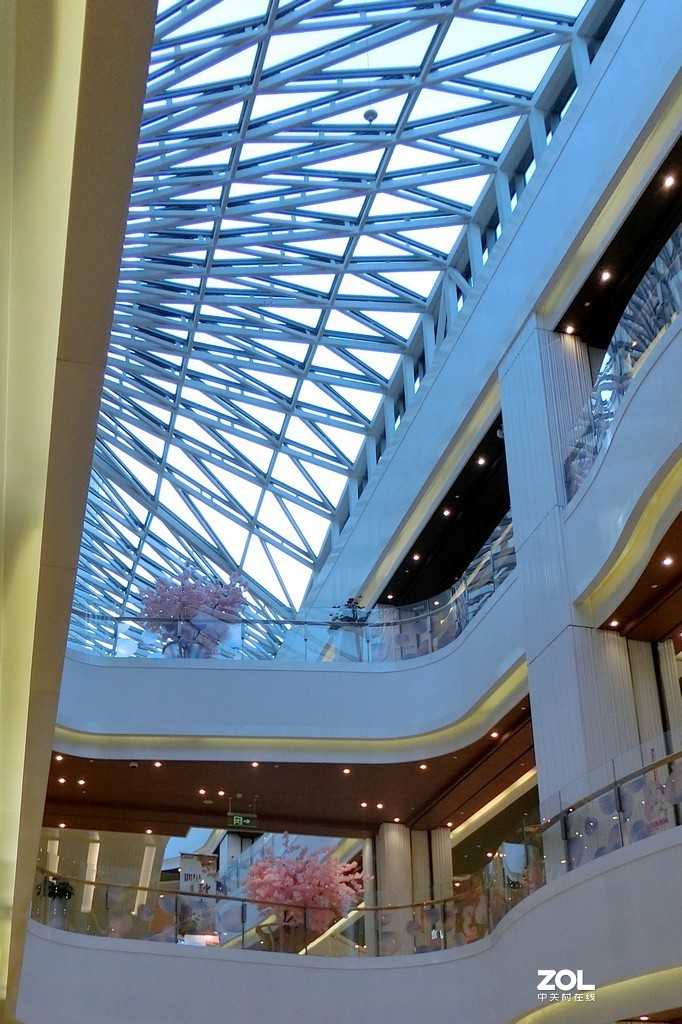 商场的顶棚