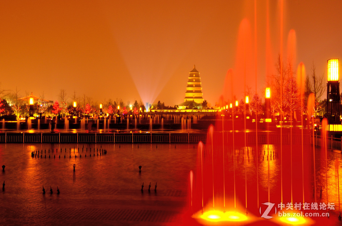 刚入了12-24镜头,过节试拍一组夜景(西安大唐不夜城夜景)