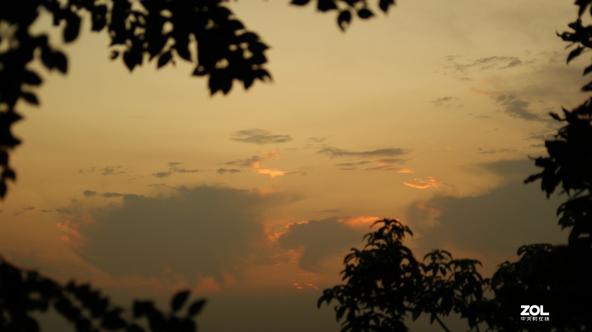 夕阳下的《落日美景》