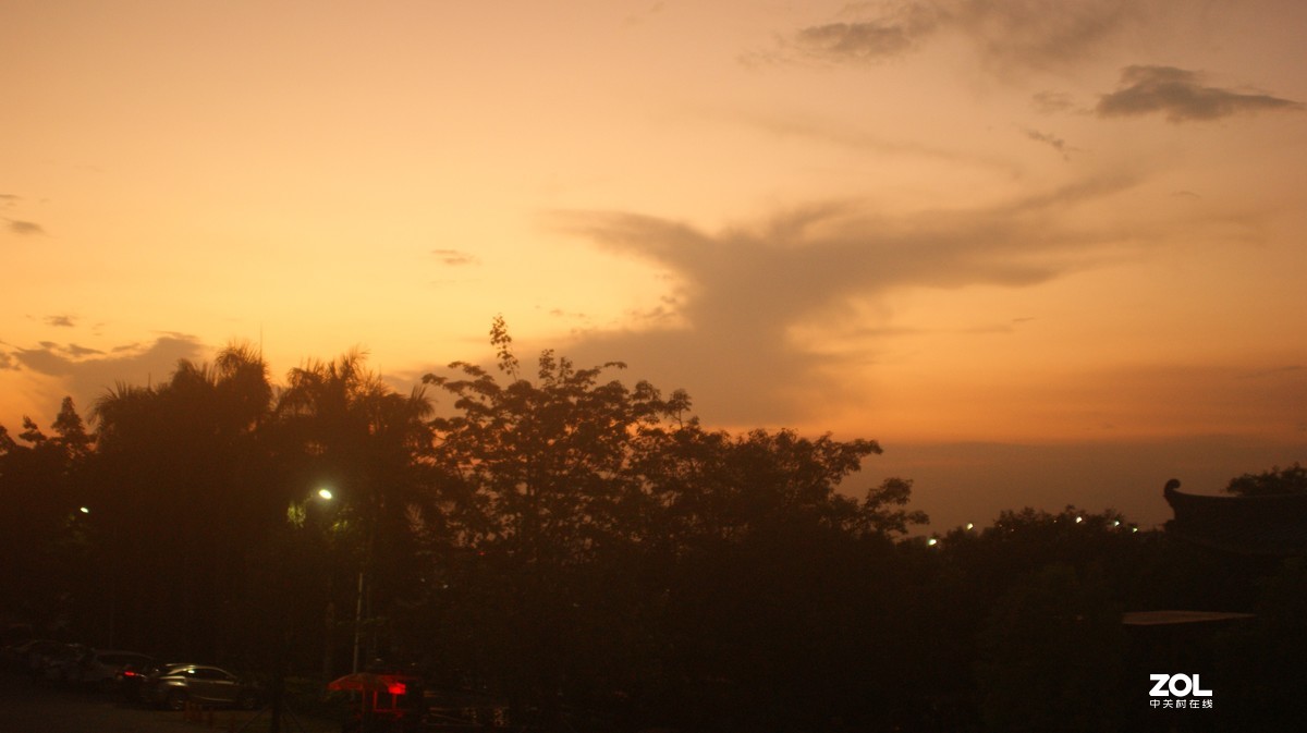 夕阳下的《落日美景》