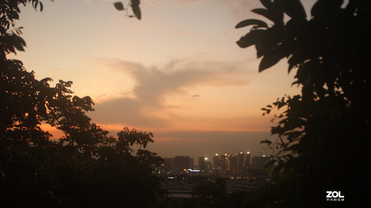 夕阳下的《落日美景》