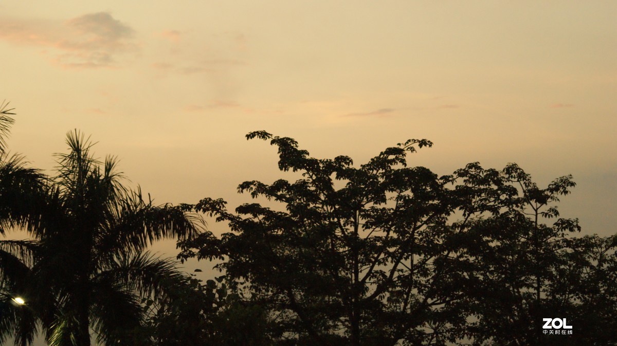 夕阳下的《落日美景》