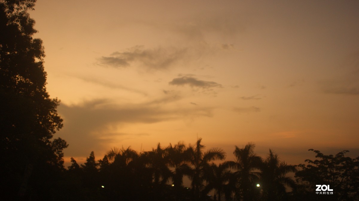 夕阳下的《落日美景》