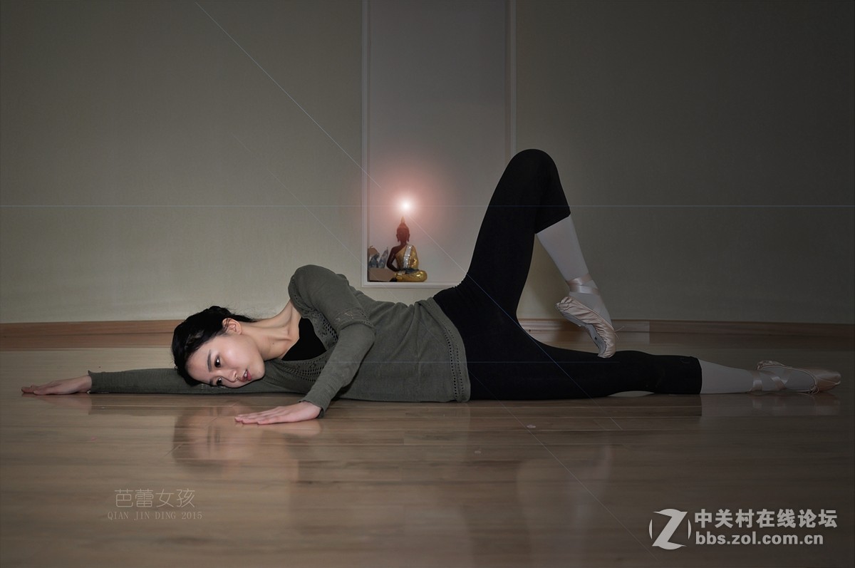 练功的芭蕾女孩