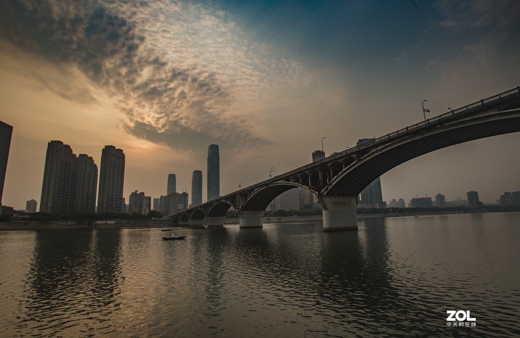 捧献习作祝影友们中秋快乐！