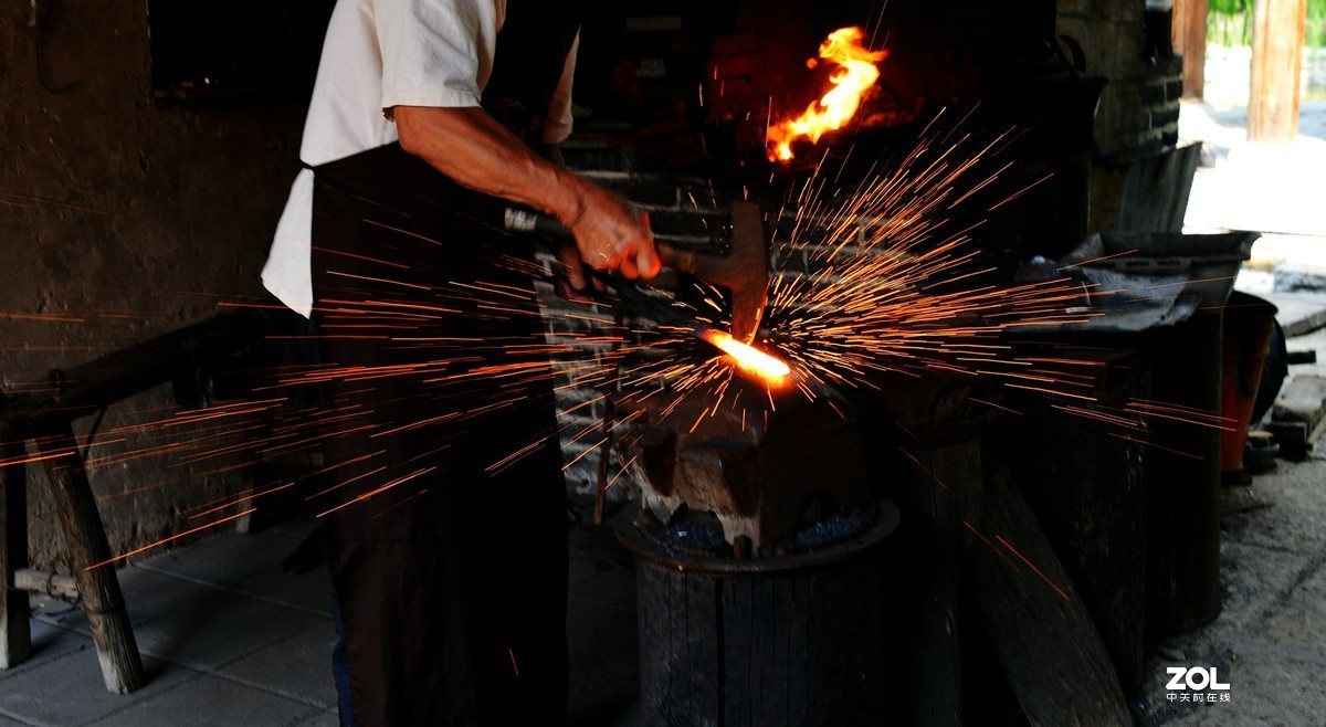 古村落里铁匠铺