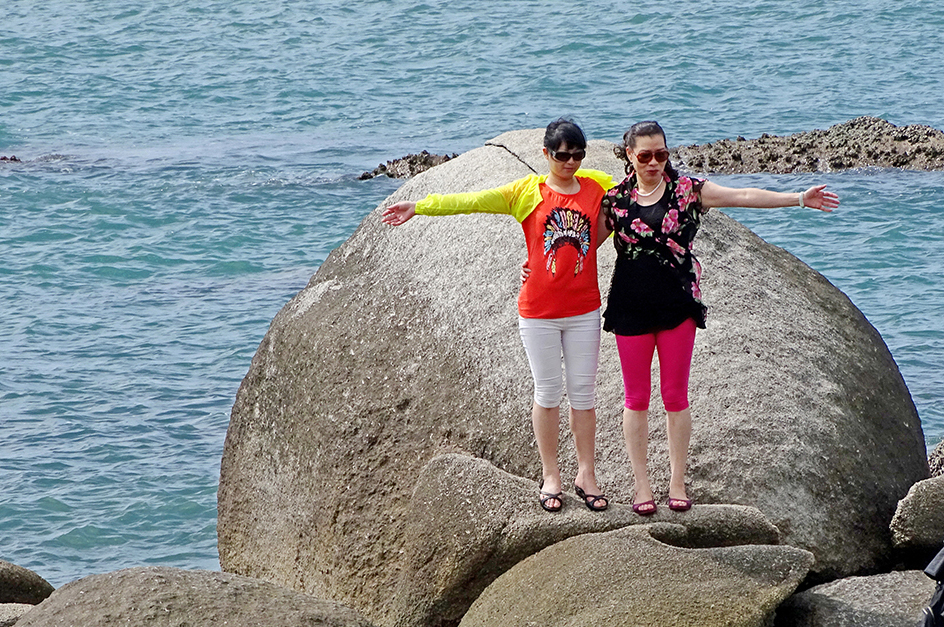 【  让 纱 巾 飘  】