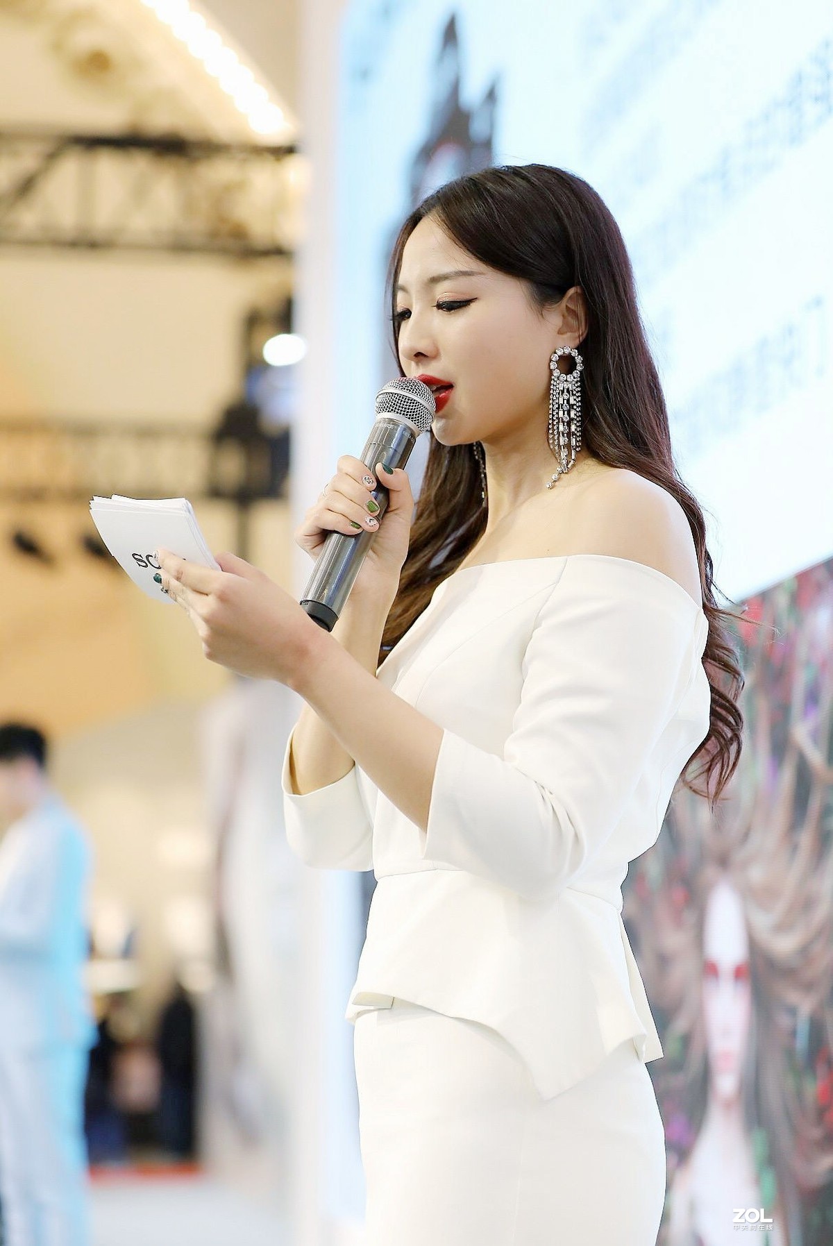 #Showgirl组#2019摄材展抓拍的美女