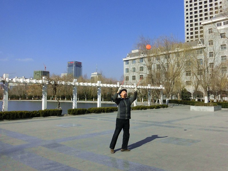 抖空竹（3）