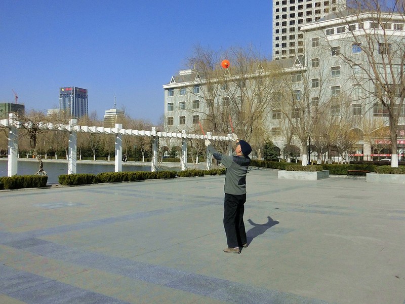 抖空竹（3）