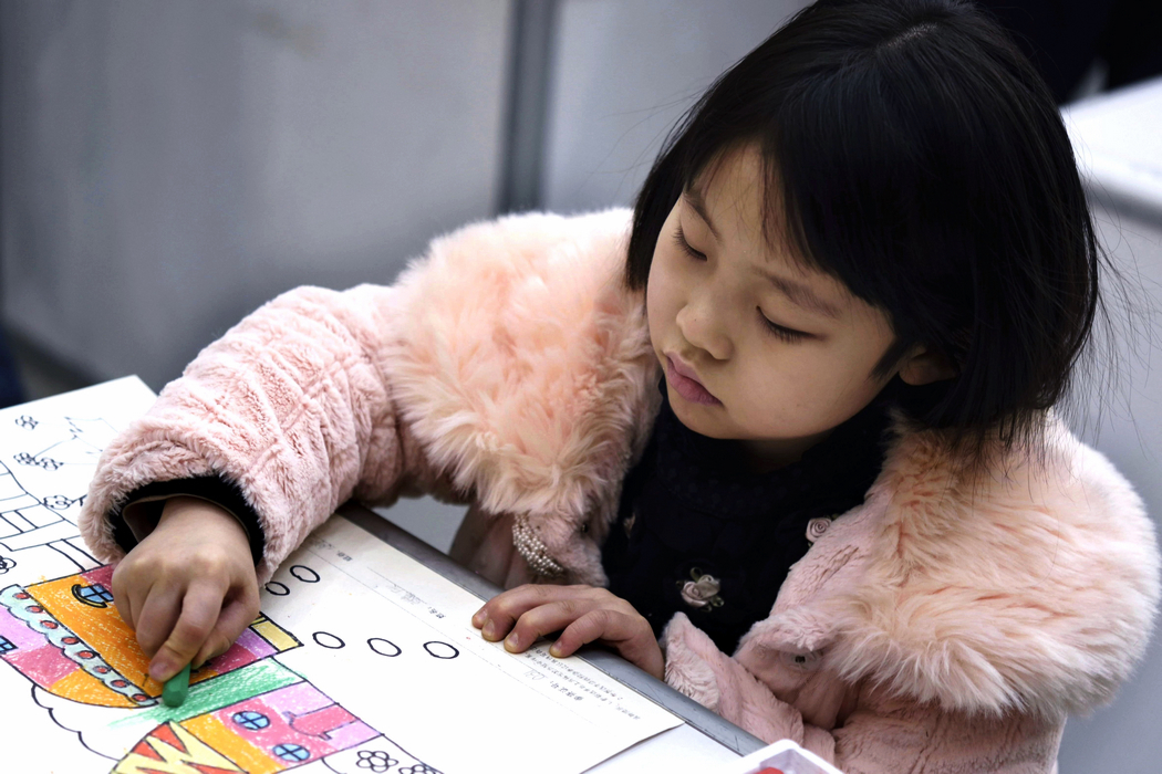 天才小画家（儿童抓拍）