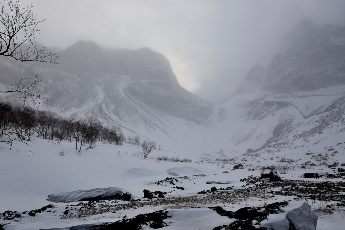 暴风雪中的长白山
