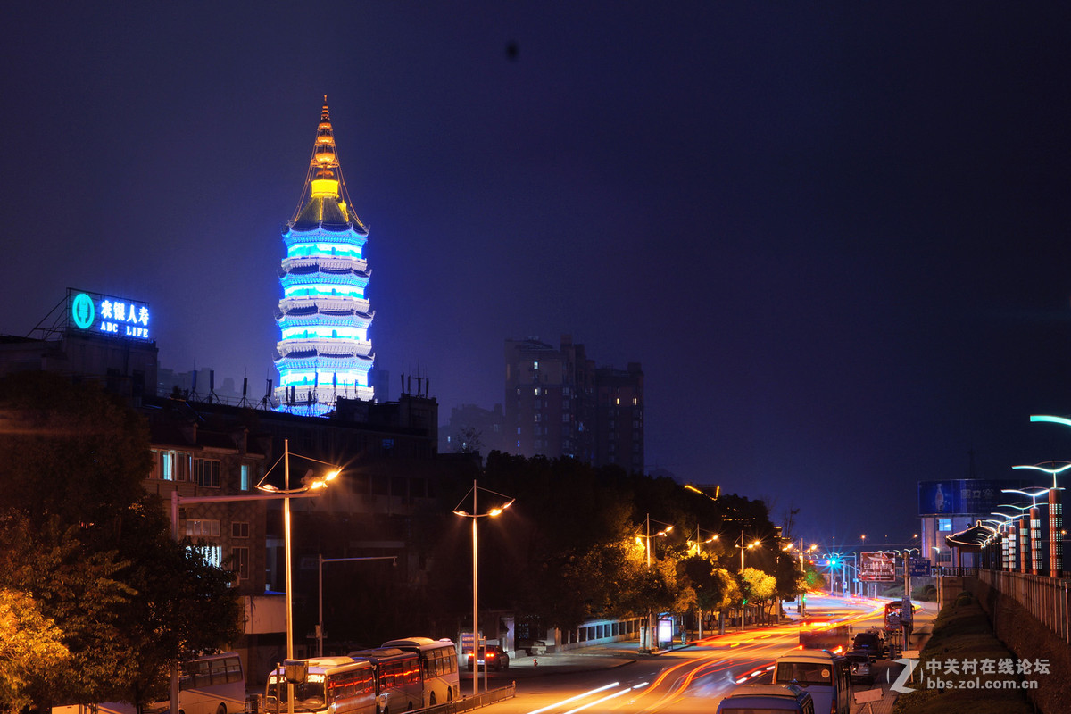 振风塔夜景图片