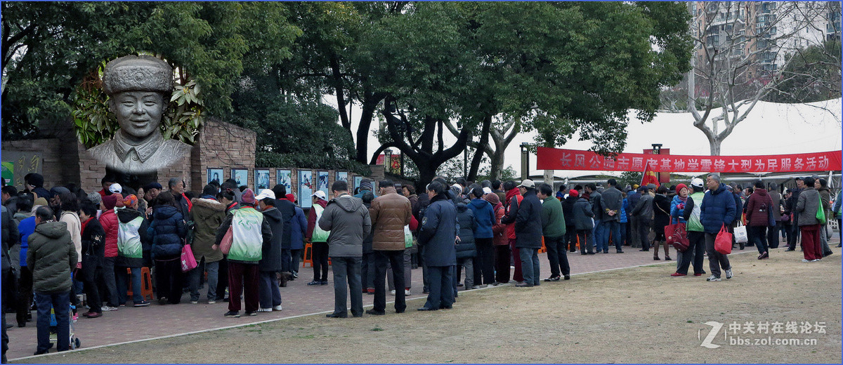 向雷锋学习活动时随拍