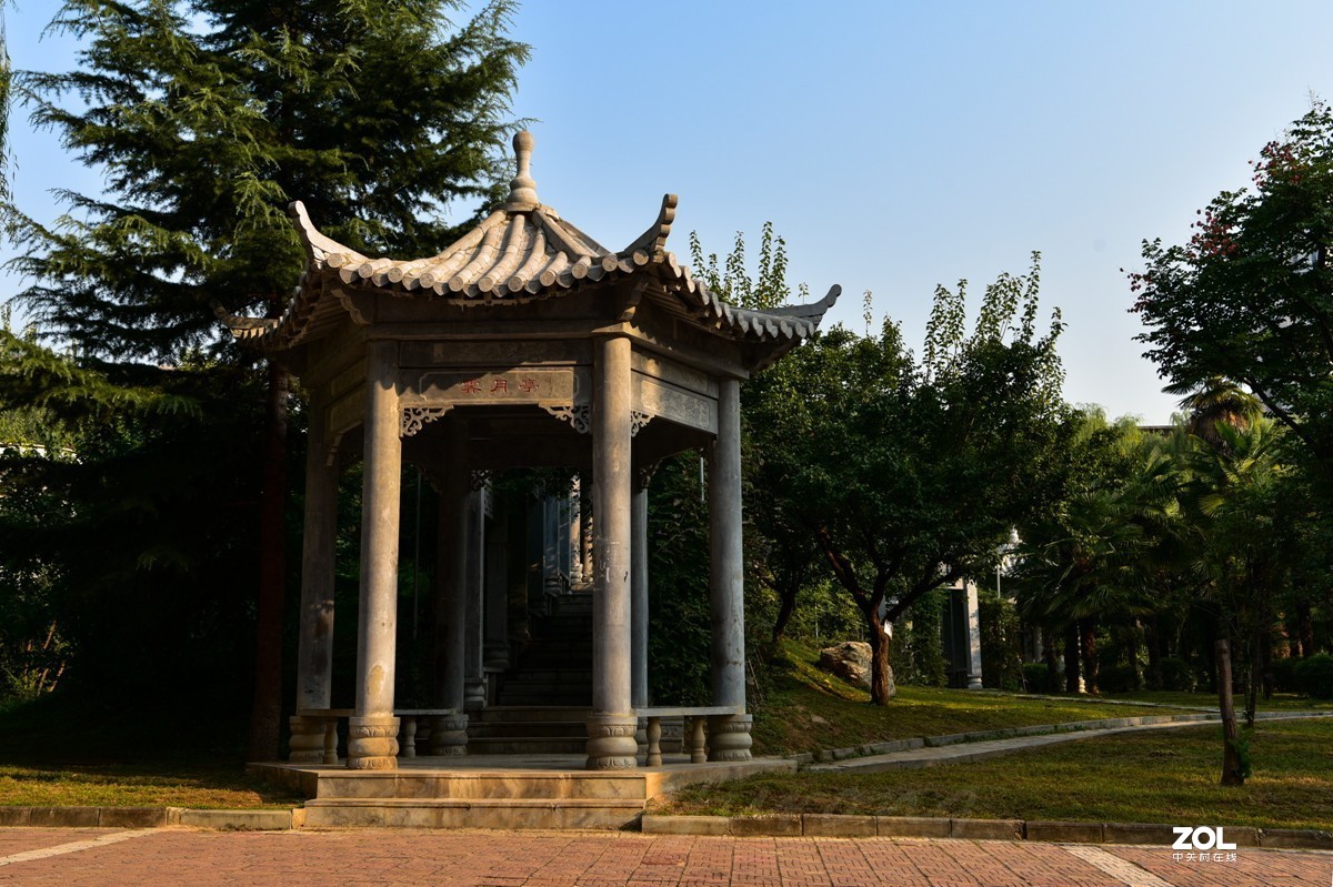 国庆中的西安交大校园