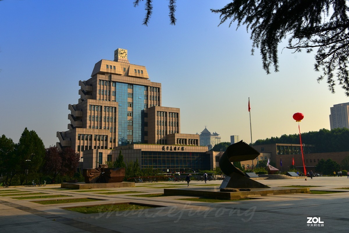 国庆中的西安交大校园