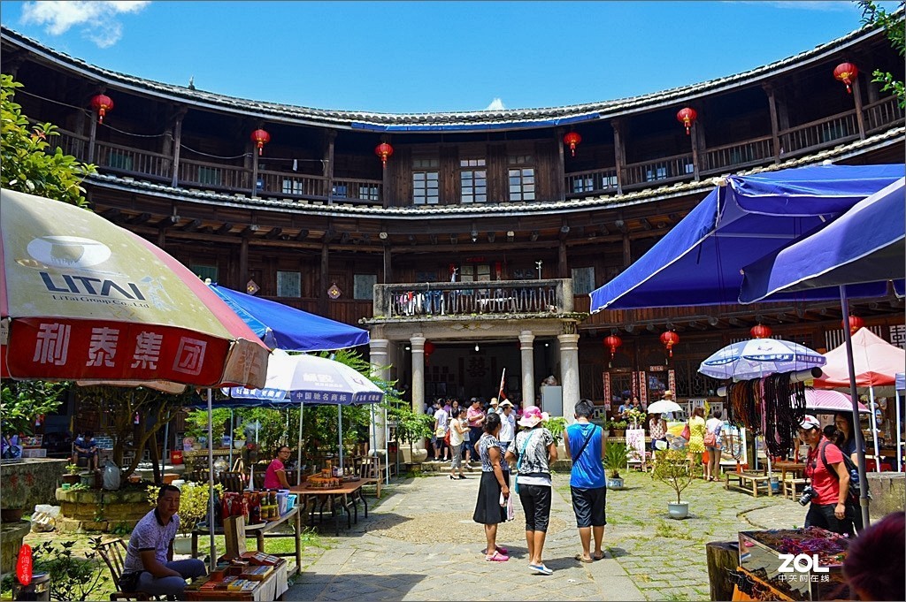 小个蜜蜂：福建土楼游拍（0626）