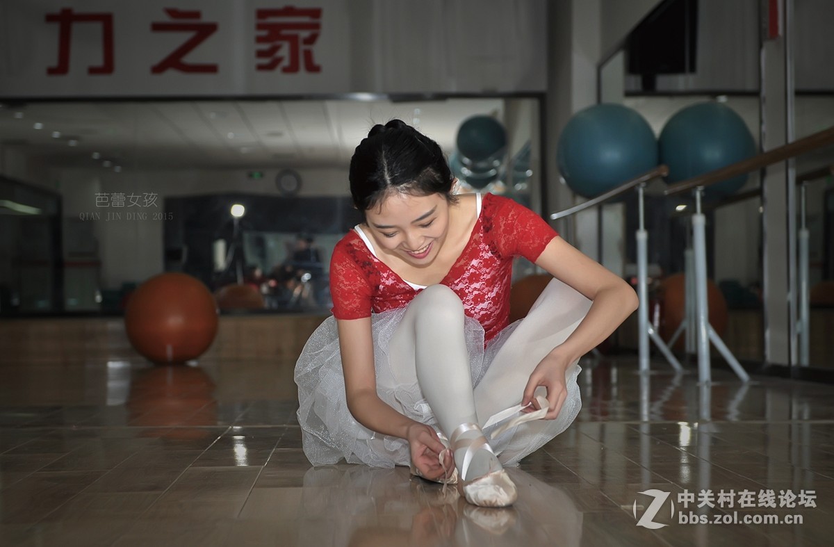 练功的芭蕾女孩