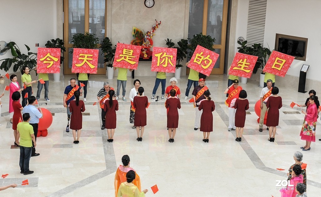 《今天是你的生日》银发达人参与拍摄北京市老龄协会快闪