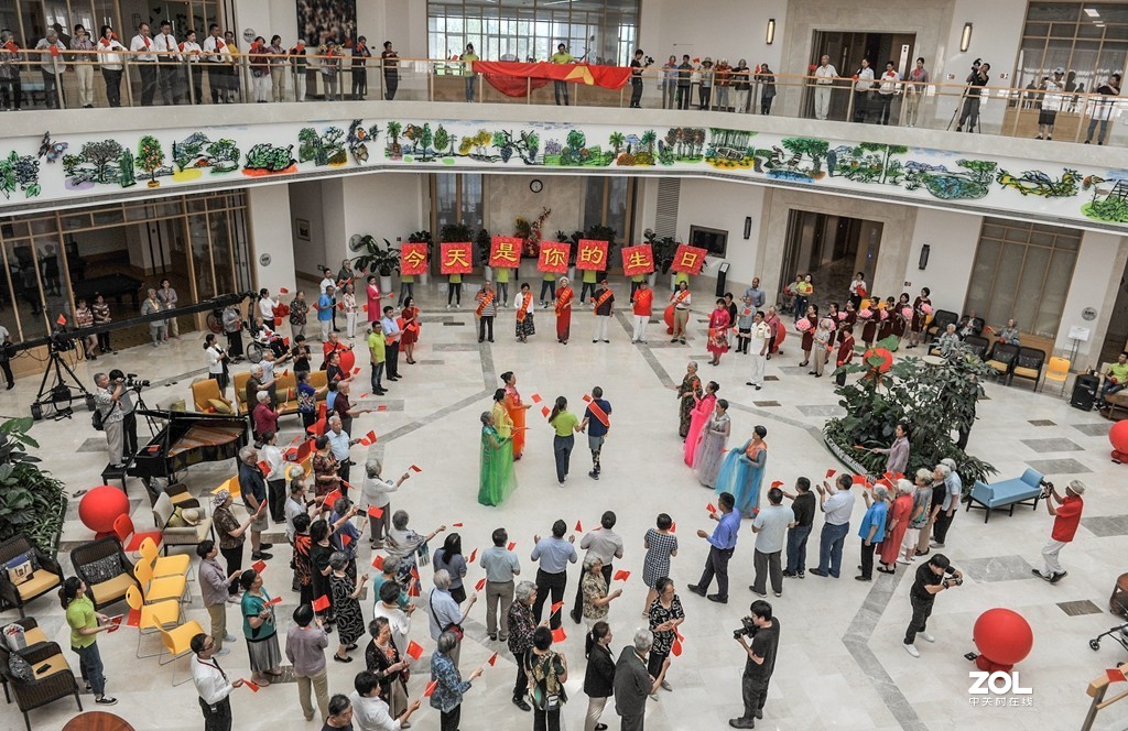 《今天是你的生日》银发达人参与拍摄北京市老龄协会快闪