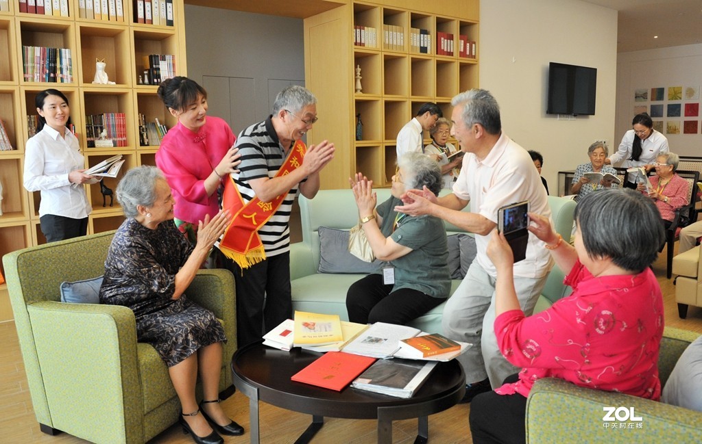 《今天是你的生日》银发达人参与拍摄北京市老龄协会快闪