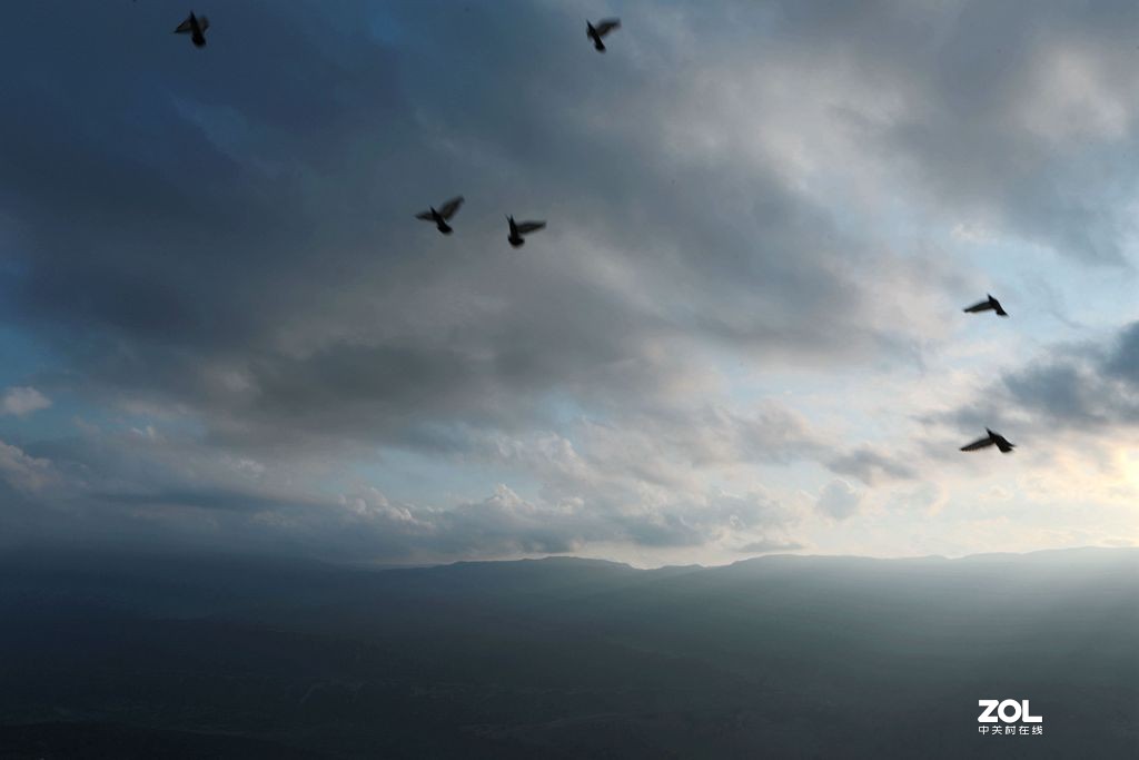 塞尔维亚白天使修道院,黑山的塔拉大桥和奥斯特洛修道院