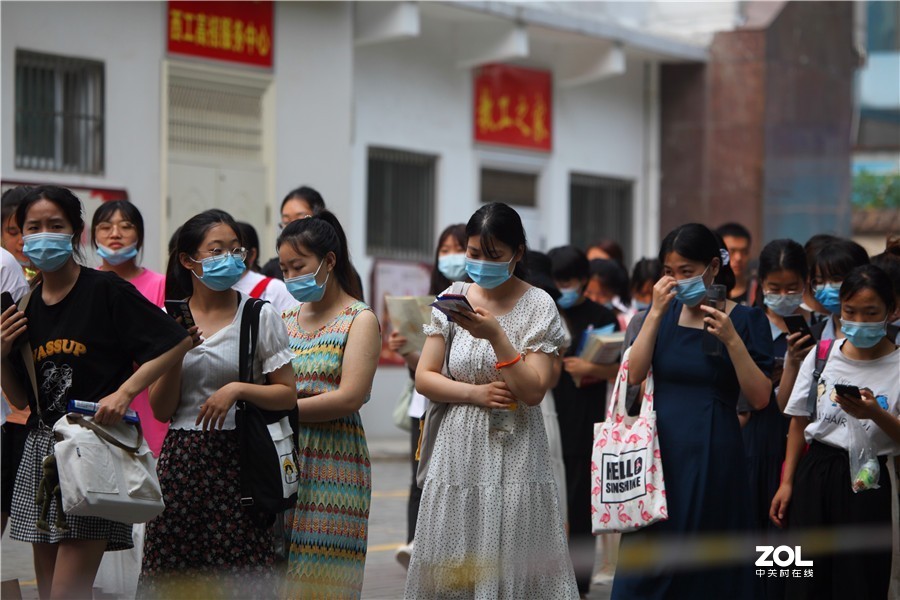 洛阳高考第三天吸引众多考生参加