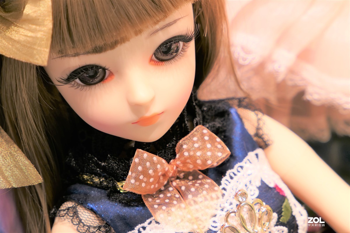 【可爱的小女孩】——摄于上海环球港