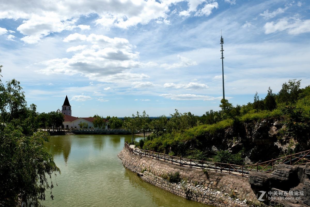 蓝天白云下的“教堂”