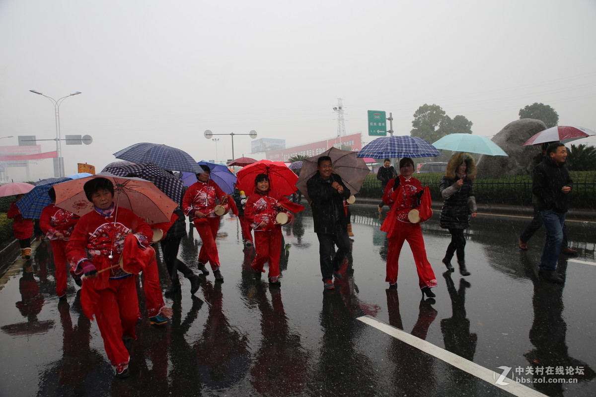 #寻找家乡的年味 # 老家“抬神仙”随拍