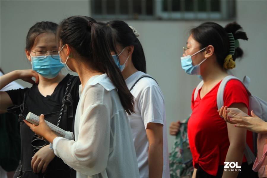 洛阳高考第三天吸引众多考生参加