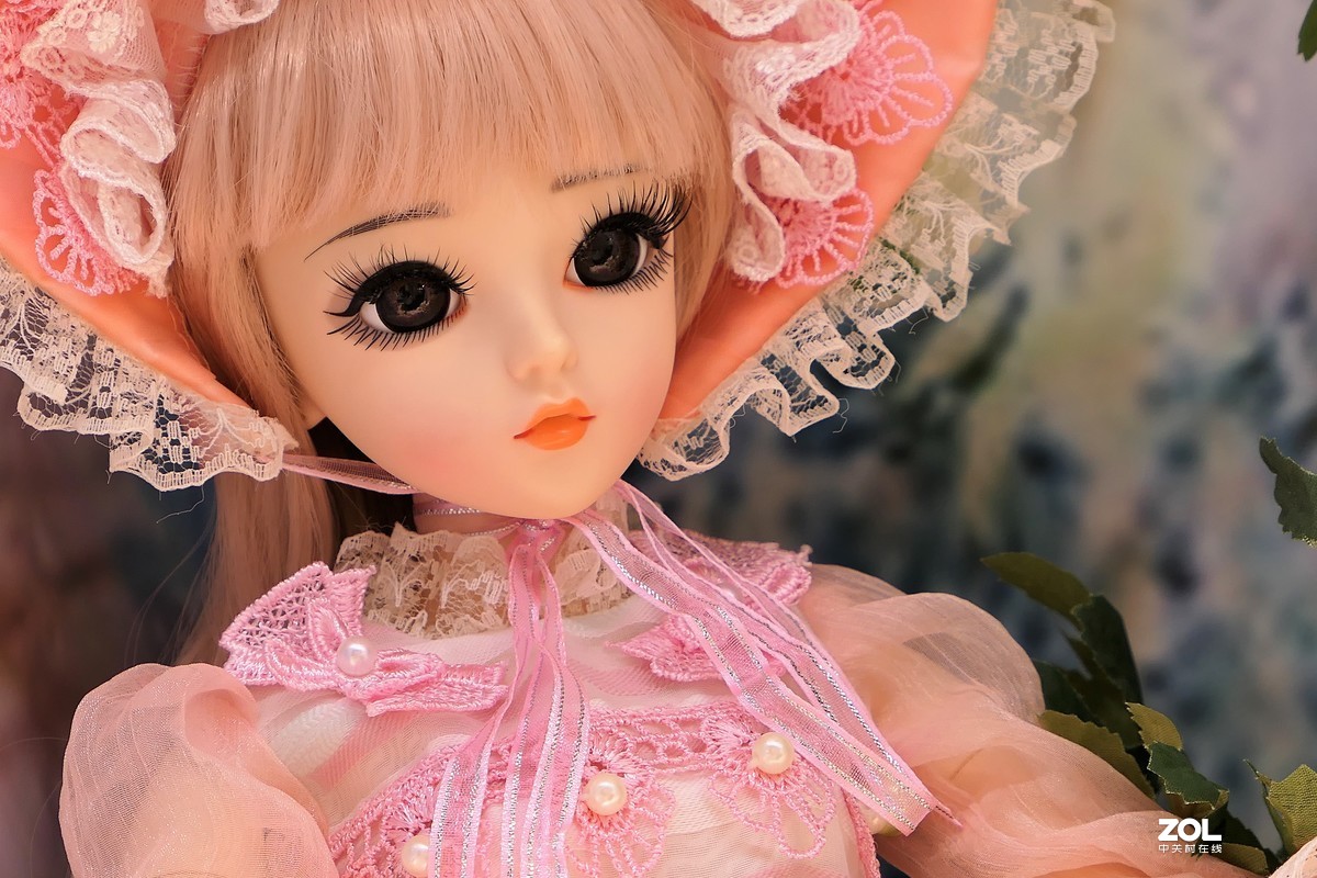 【可爱的小女孩】——摄于上海环球港