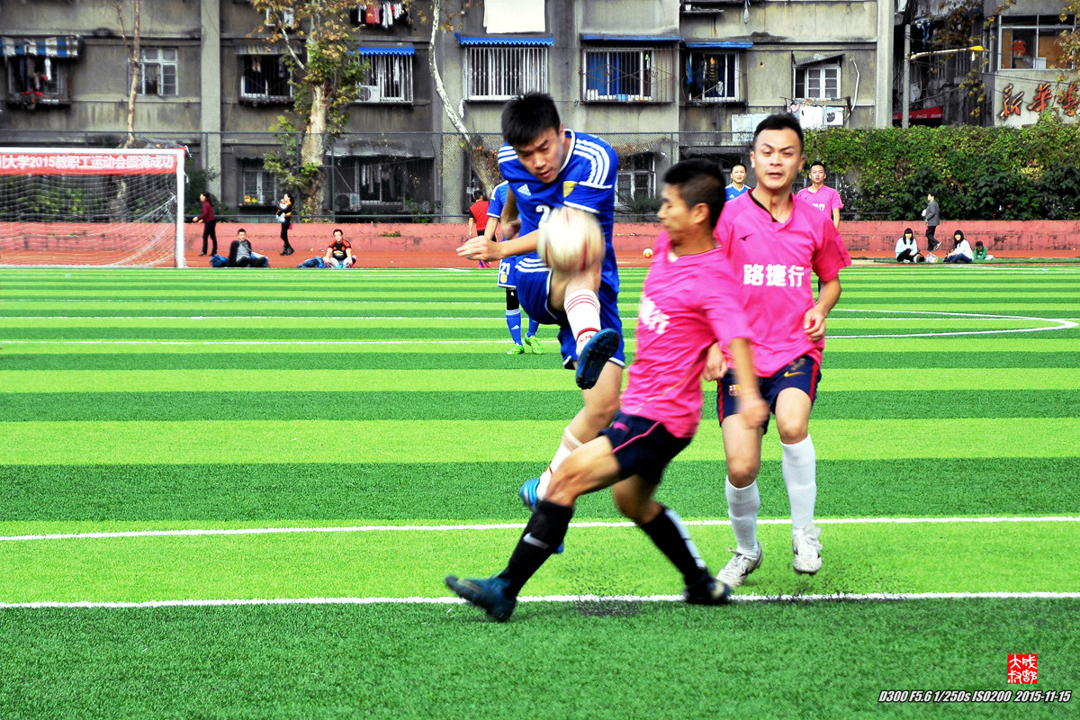 绿茵场上——（一组运动抓拍）