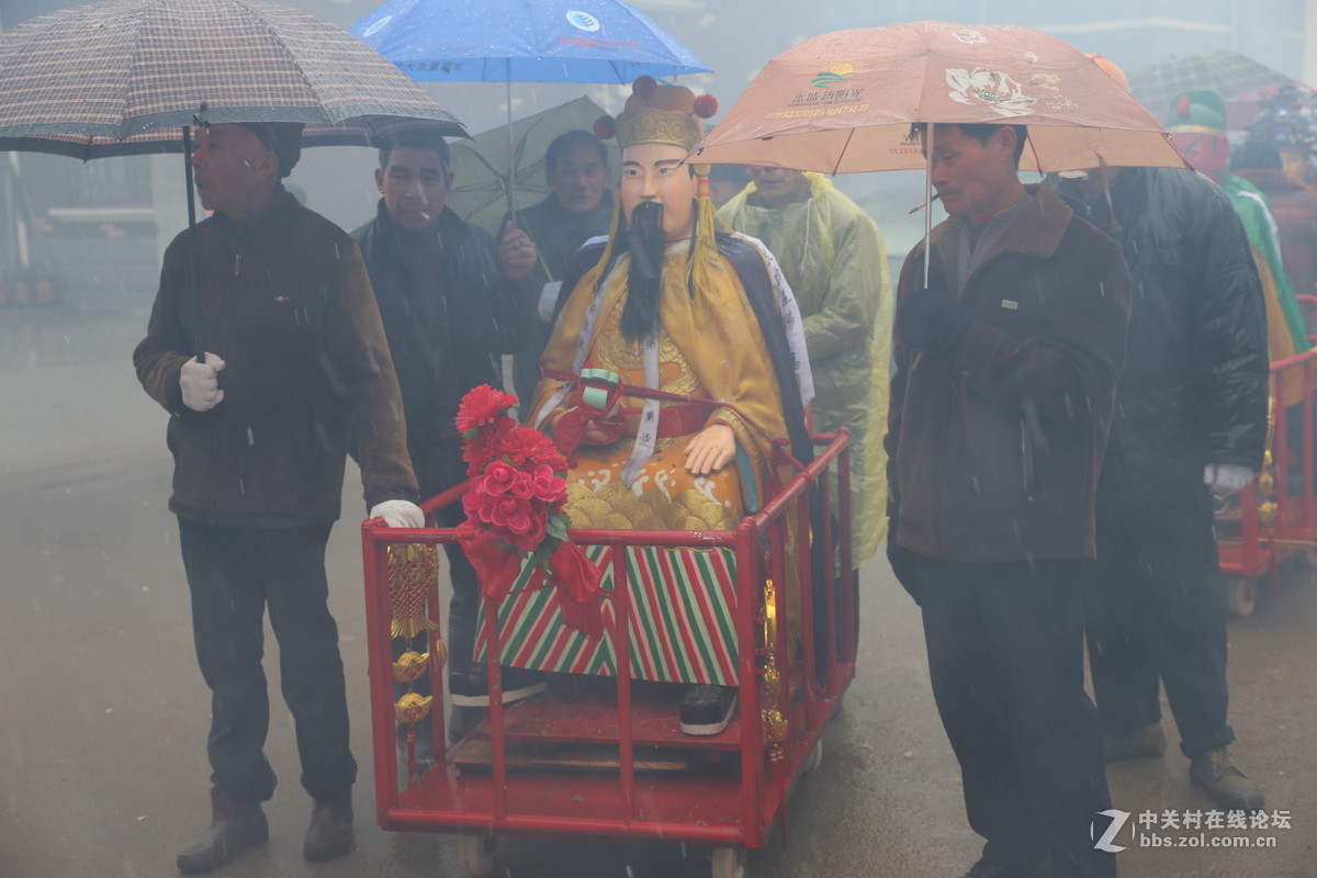 #寻找家乡的年味 # 老家“抬神仙”随拍