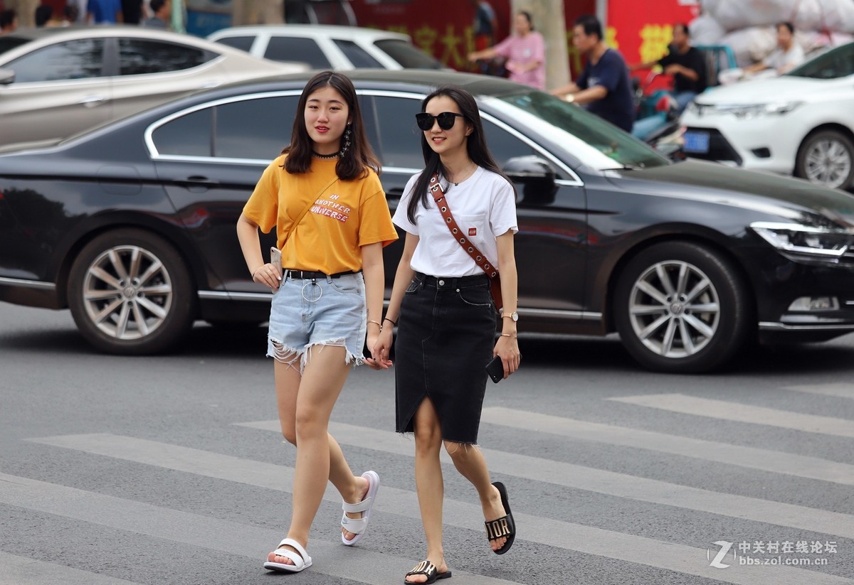 俺不怕热但街上的妹妹太怕热了行人稀少失望啊