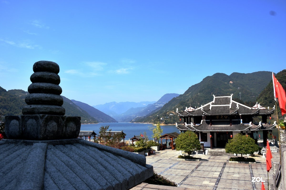 2019国庆（13）巴人文化广场  五姓柱