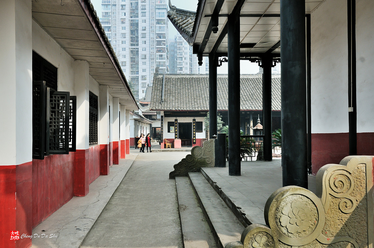 龙潭寺属于成都成华区龙潭寺的历史悠久,龙潭寺的寺名由来,相传与三国