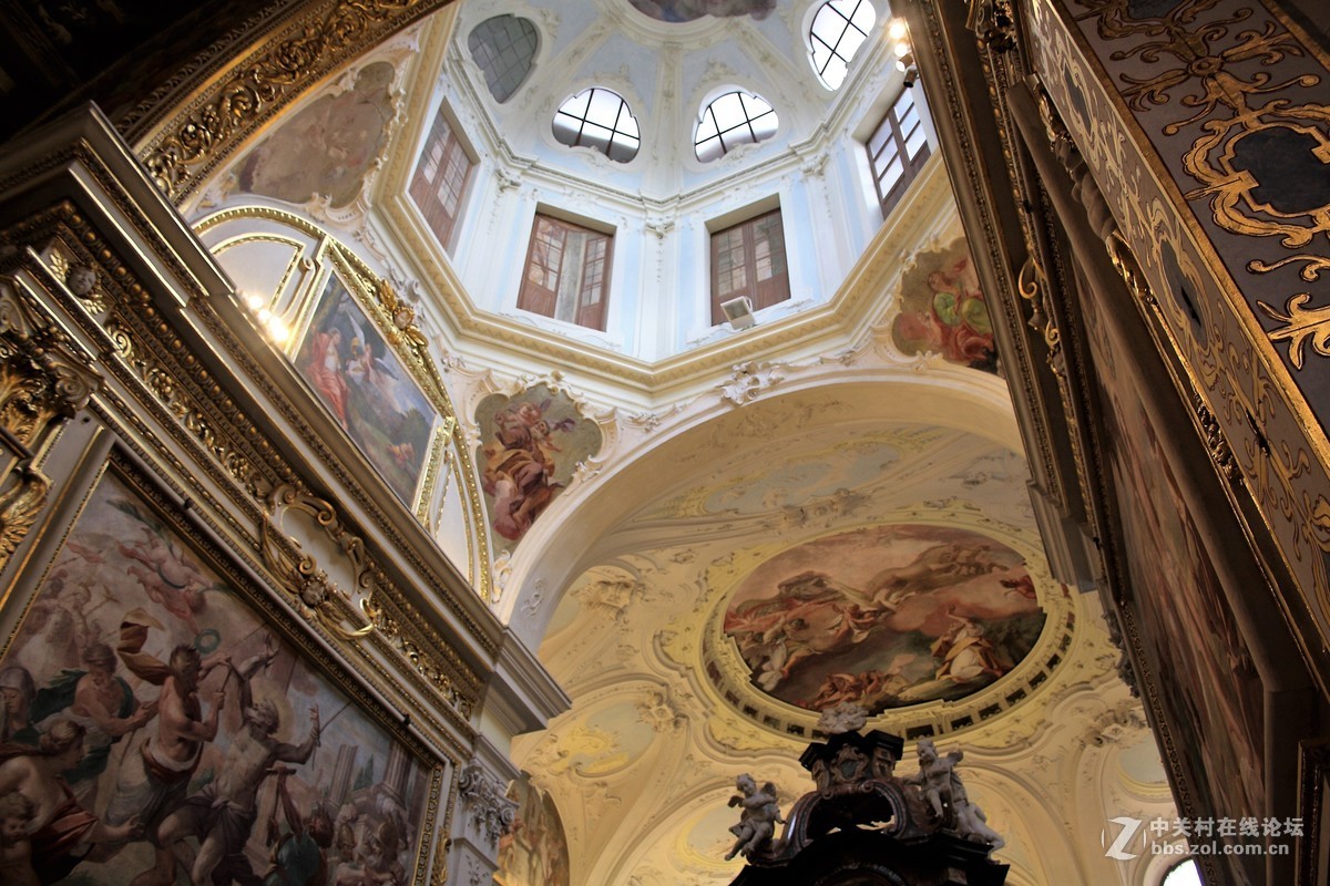 卢加诺(Lugano)是度假胜地提契诺州（Ticino）