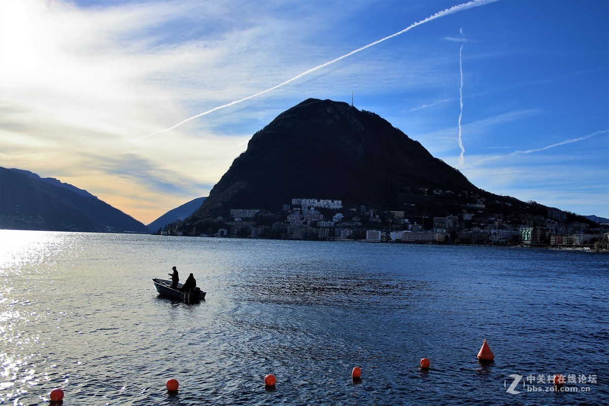 卢加诺(Lugano)是度假胜地提契诺州（Ticino）