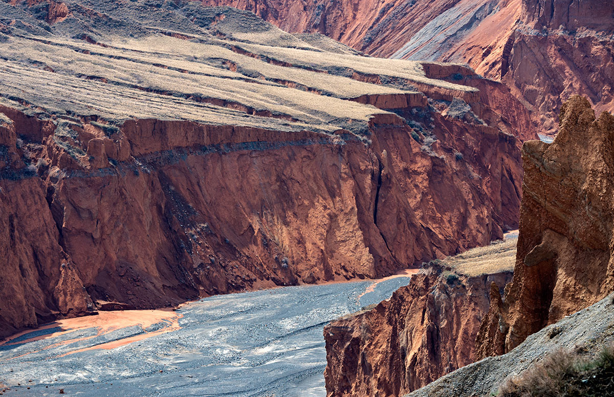 雄奇壮伟之红山大峡谷