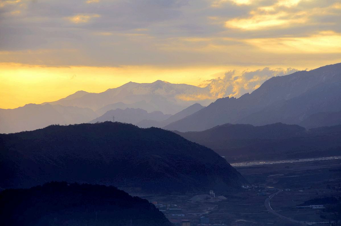 【去年拍的片子】3——山城日出（10P），敬请指导！祝各位老友新朋五一节快乐！！！