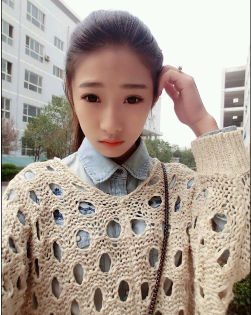 今天和表妹出去她自己自拍的美照