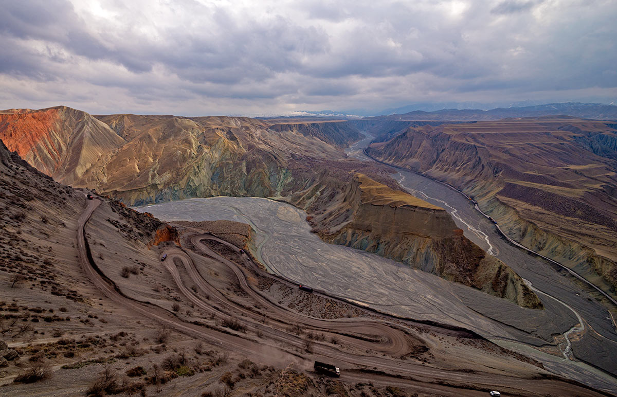 雄奇壮伟之红山大峡谷